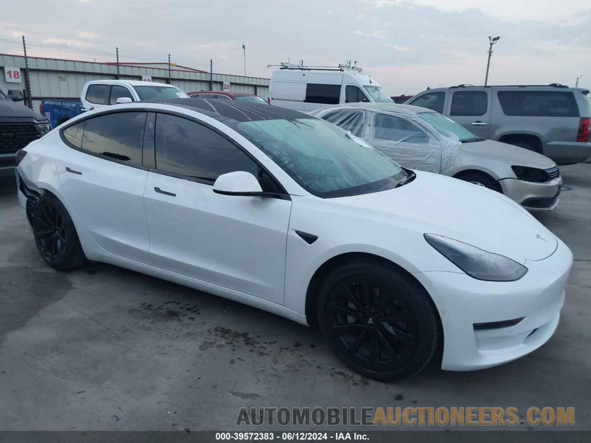 5YJ3E1EA4NF317102 TESLA MODEL 3 2022