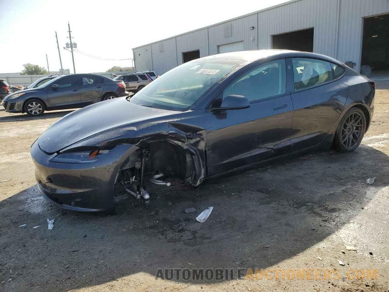 5YJ3E1EA4RF725900 TESLA MODEL 3 2024