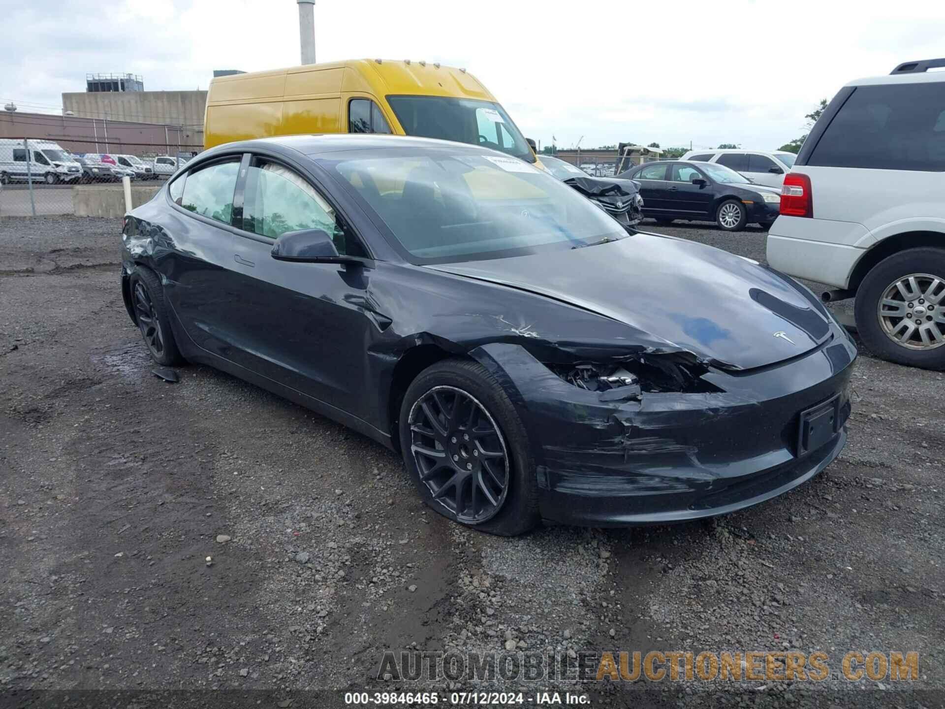 5YJ3E1EA4RF726982 TESLA MODEL 3 2024