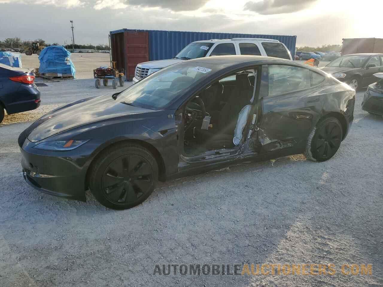 5YJ3E1EA4RF871956 TESLA MODEL 3 2024