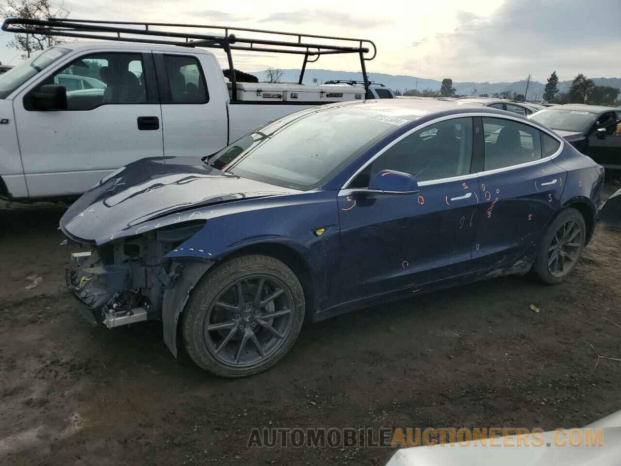 5YJ3E1EA5JF011813 TESLA MODEL 3 2018