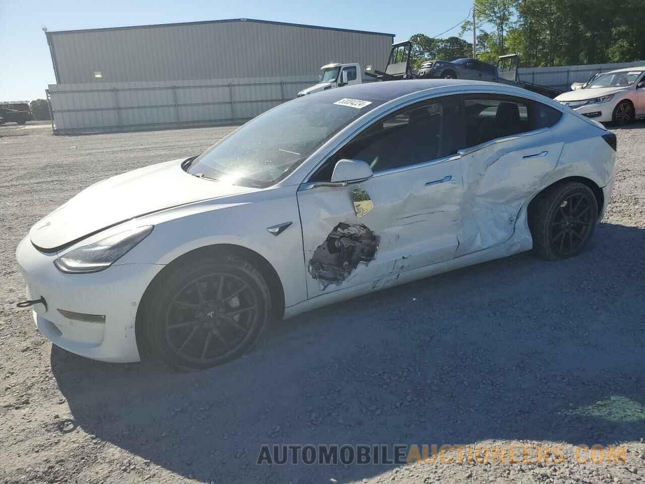 5YJ3E1EA5JF035223 TESLA MODEL 3 2018