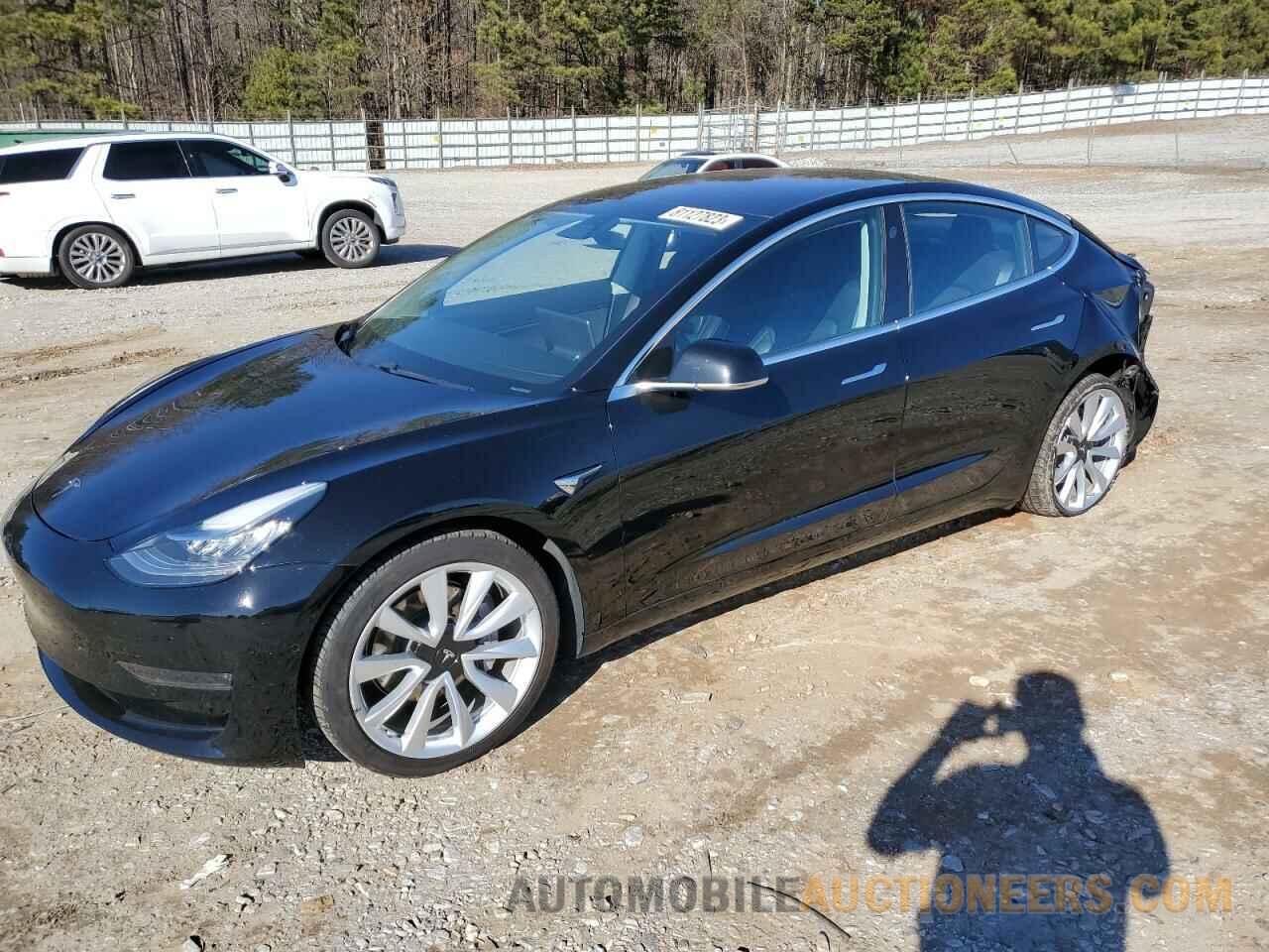 5YJ3E1EA5JF035688 TESLA MODEL 3 2018