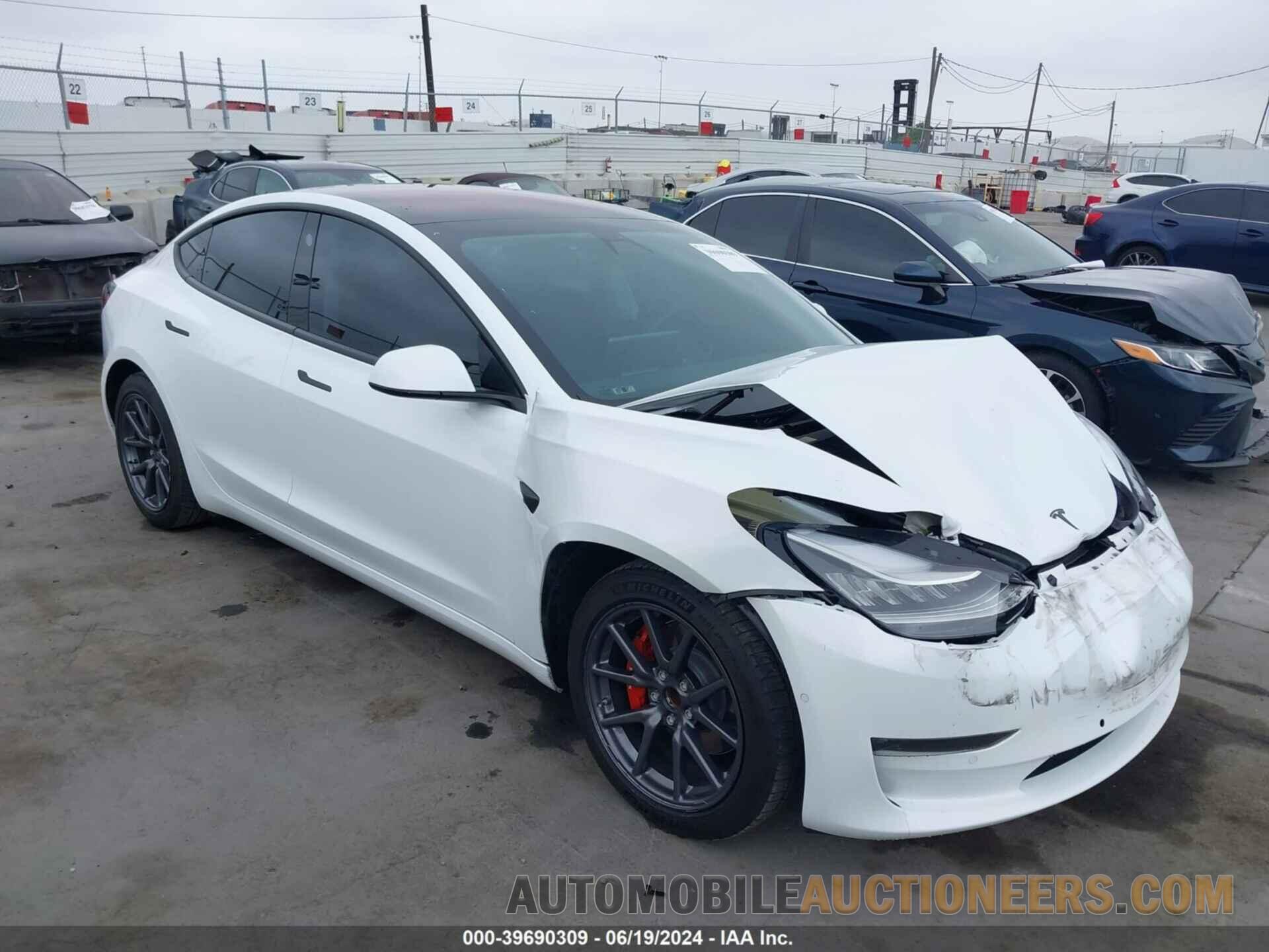 5YJ3E1EA5JF044343 TESLA MODEL 3 2018