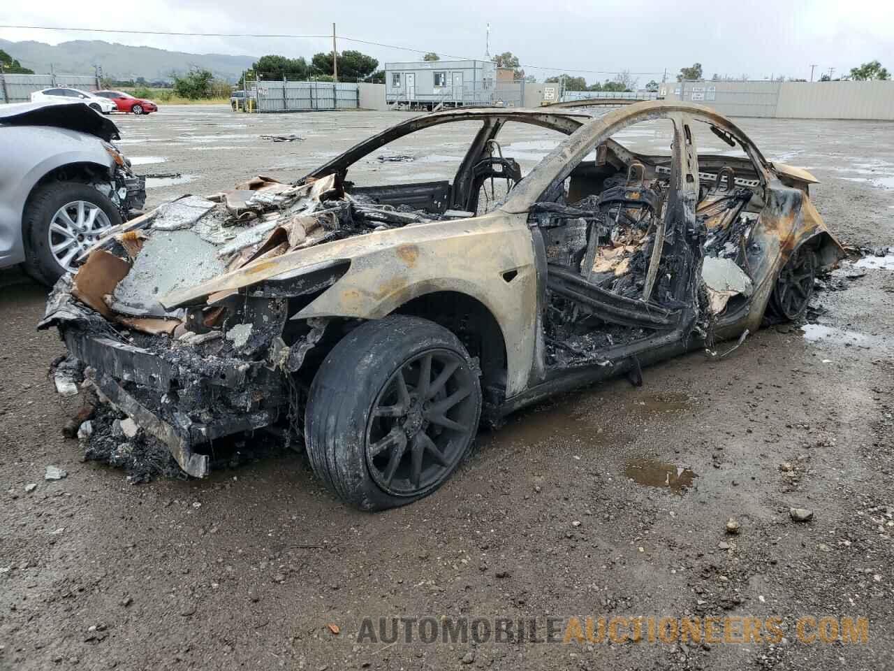 5YJ3E1EA5JF047176 TESLA MODEL 3 2018