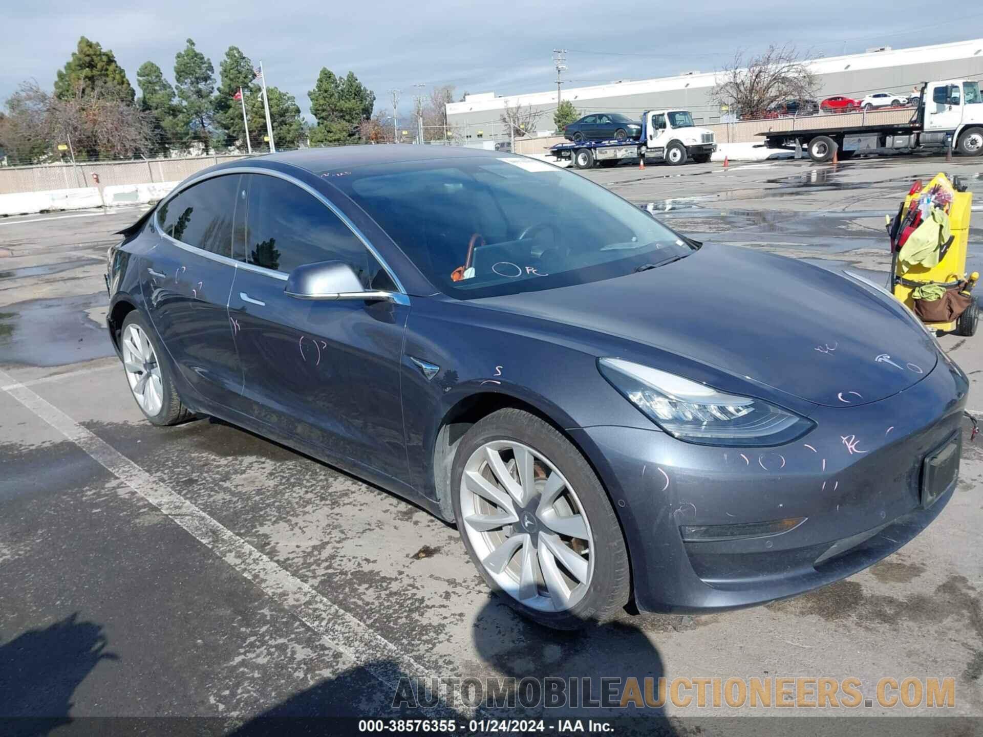 5YJ3E1EA5JF059585 TESLA MODEL 3 2018