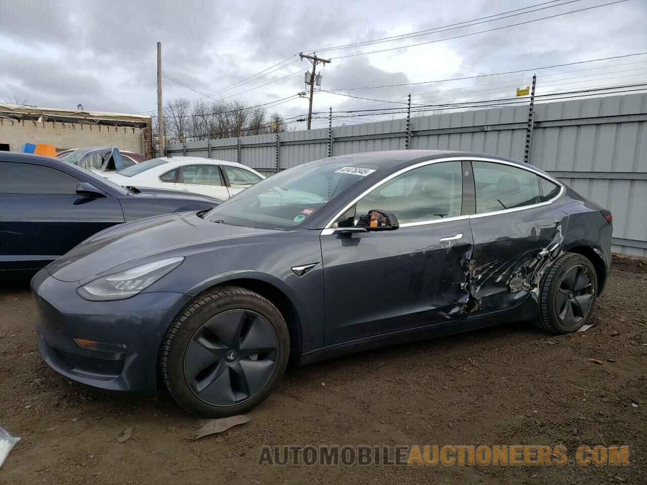 5YJ3E1EA5JF123933 TESLA MODEL 3 2018