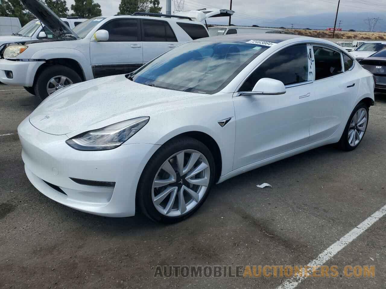 5YJ3E1EA5JF164689 TESLA MODEL 3 2018