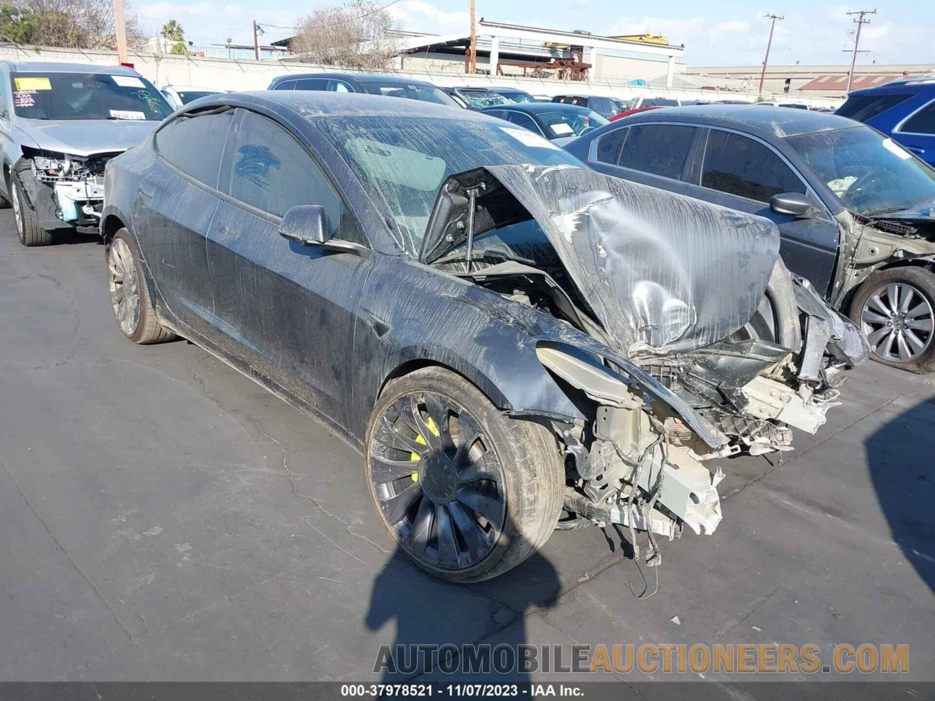 5YJ3E1EA5JF166863 TESLA MODEL 3 2018