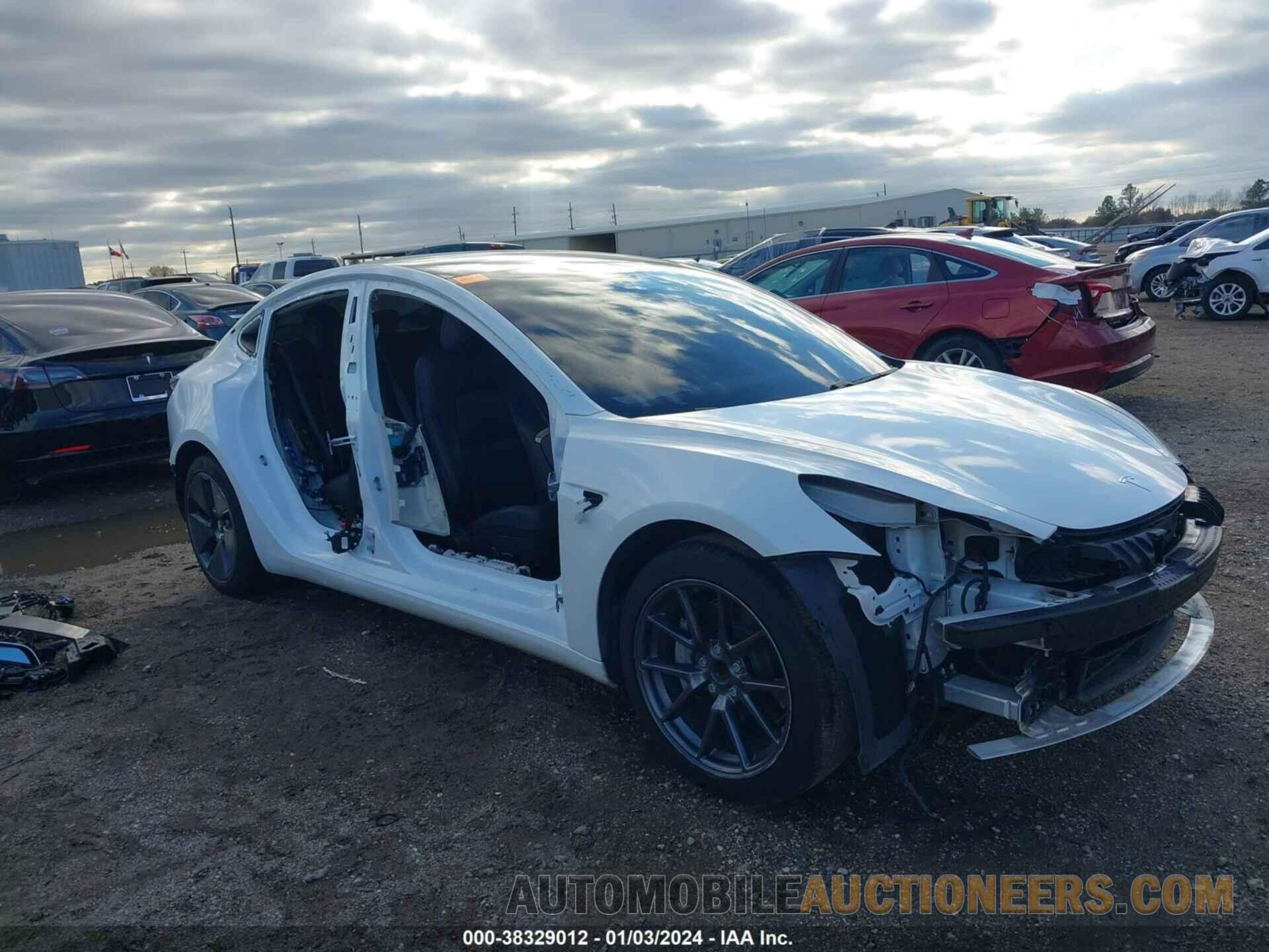 5YJ3E1EA5MF017566 TESLA MODEL 3 2021