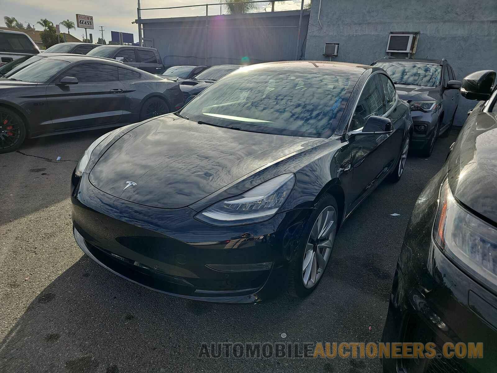 5YJ3E1EA6JF075827 Tesla Model 3 2018