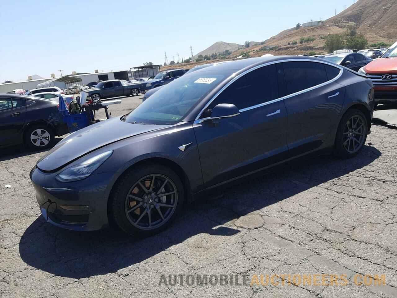 5YJ3E1EA6JF158268 TESLA MODEL 3 2018