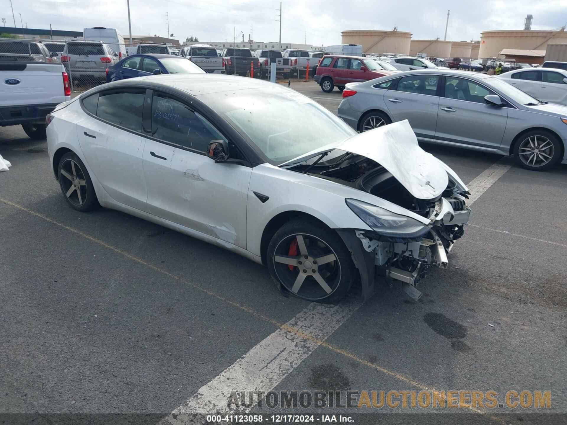 5YJ3E1EA6KF396946 TESLA MODEL 3 2019