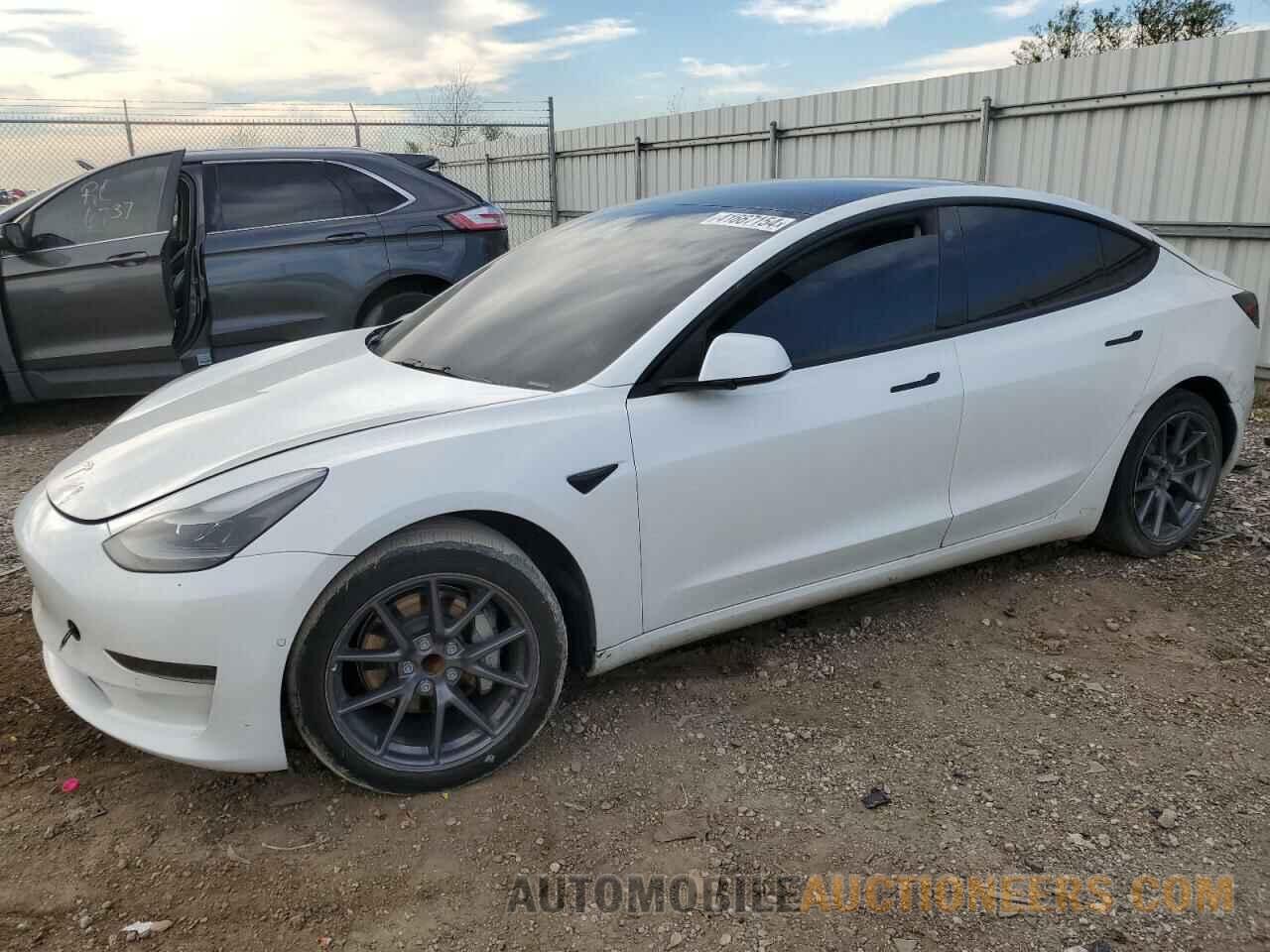 5YJ3E1EA6MF089697 TESLA MODEL 3 2021