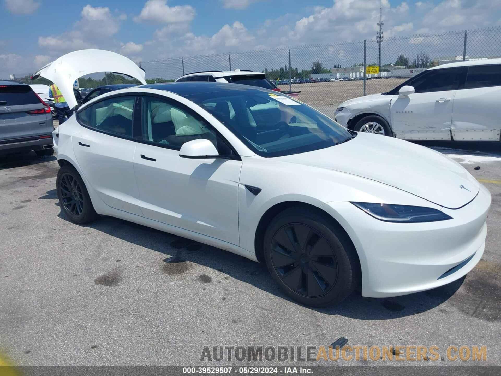 5YJ3E1EA6RF733030 TESLA MODEL 3 2024