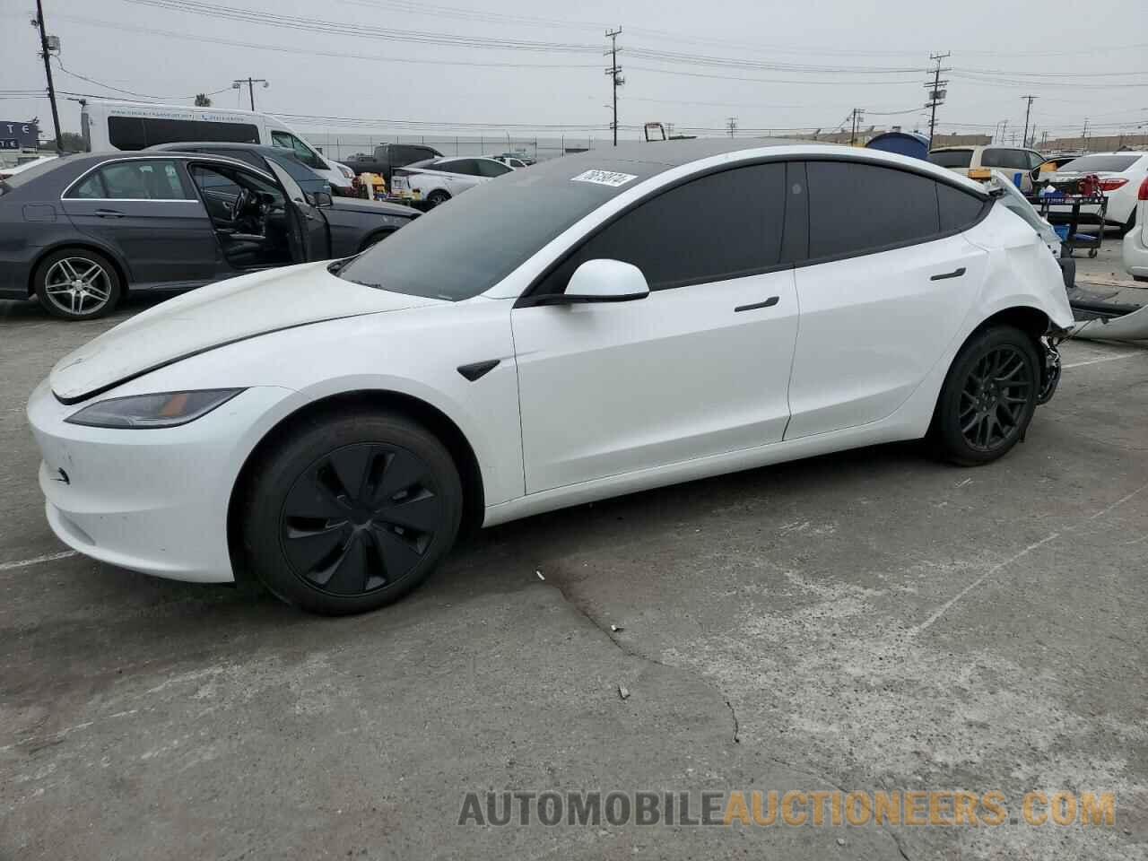 5YJ3E1EA6RF824332 TESLA MODEL 3 2024