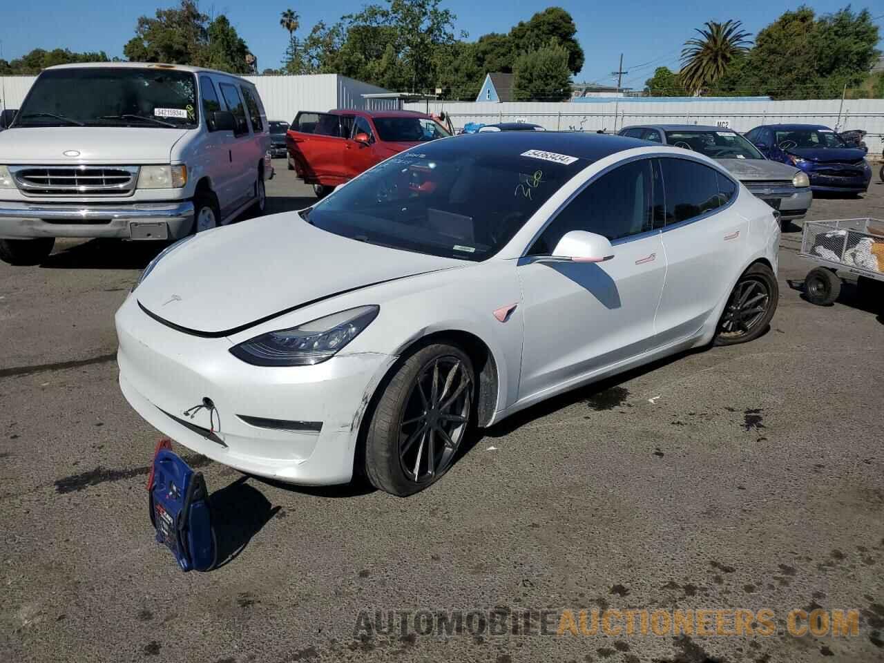 5YJ3E1EA7JF076288 TESLA MODEL 3 2018