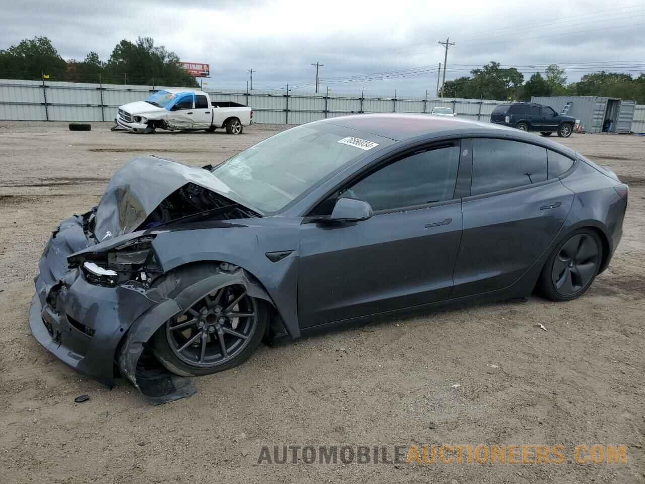 5YJ3E1EA7JF077487 TESLA MODEL 3 2018