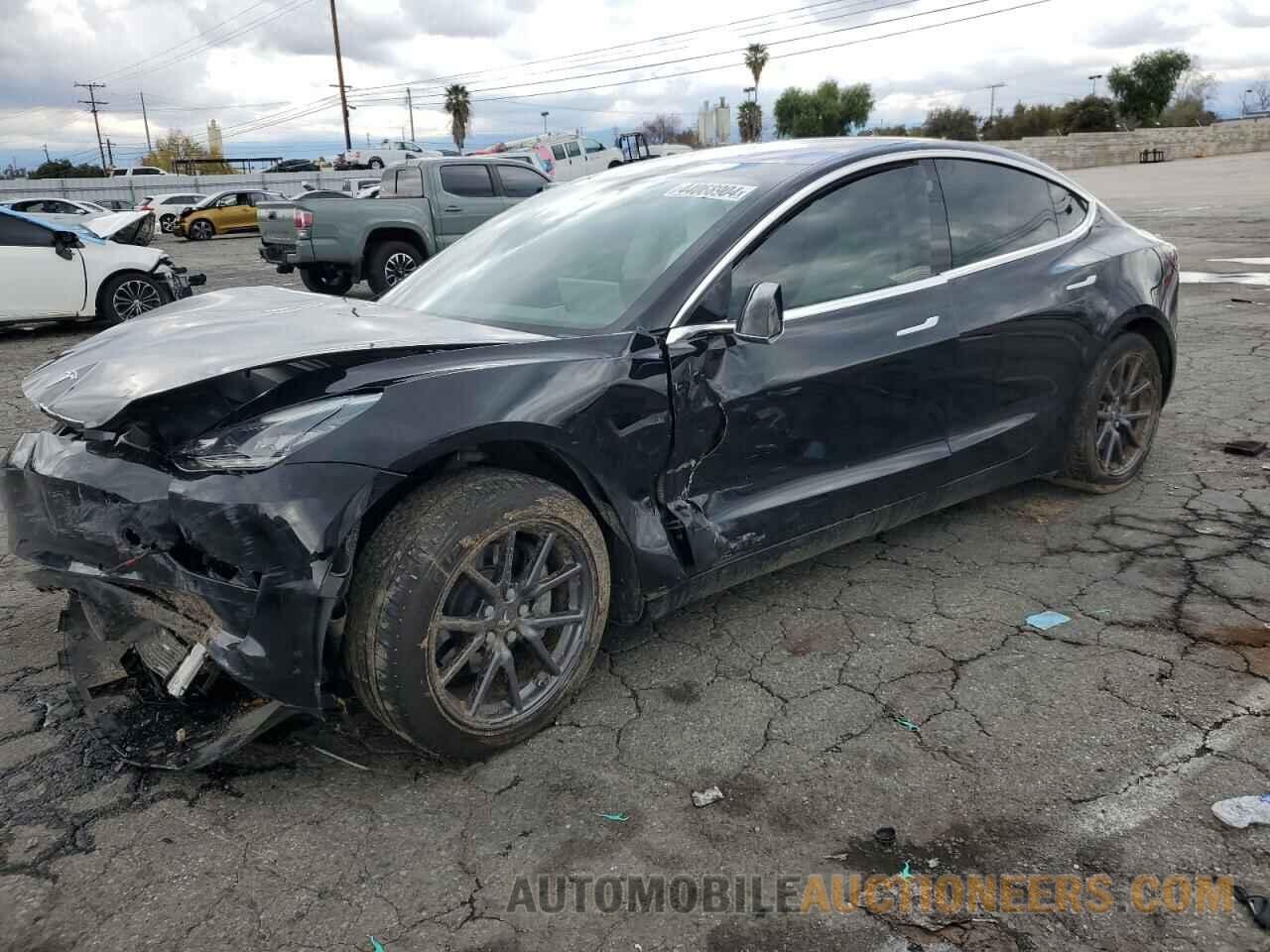 5YJ3E1EA7KF327151 TESLA MODEL 3 2019