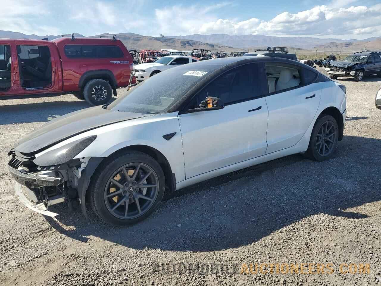 5YJ3E1EA7KF413172 TESLA MODEL 3 2019