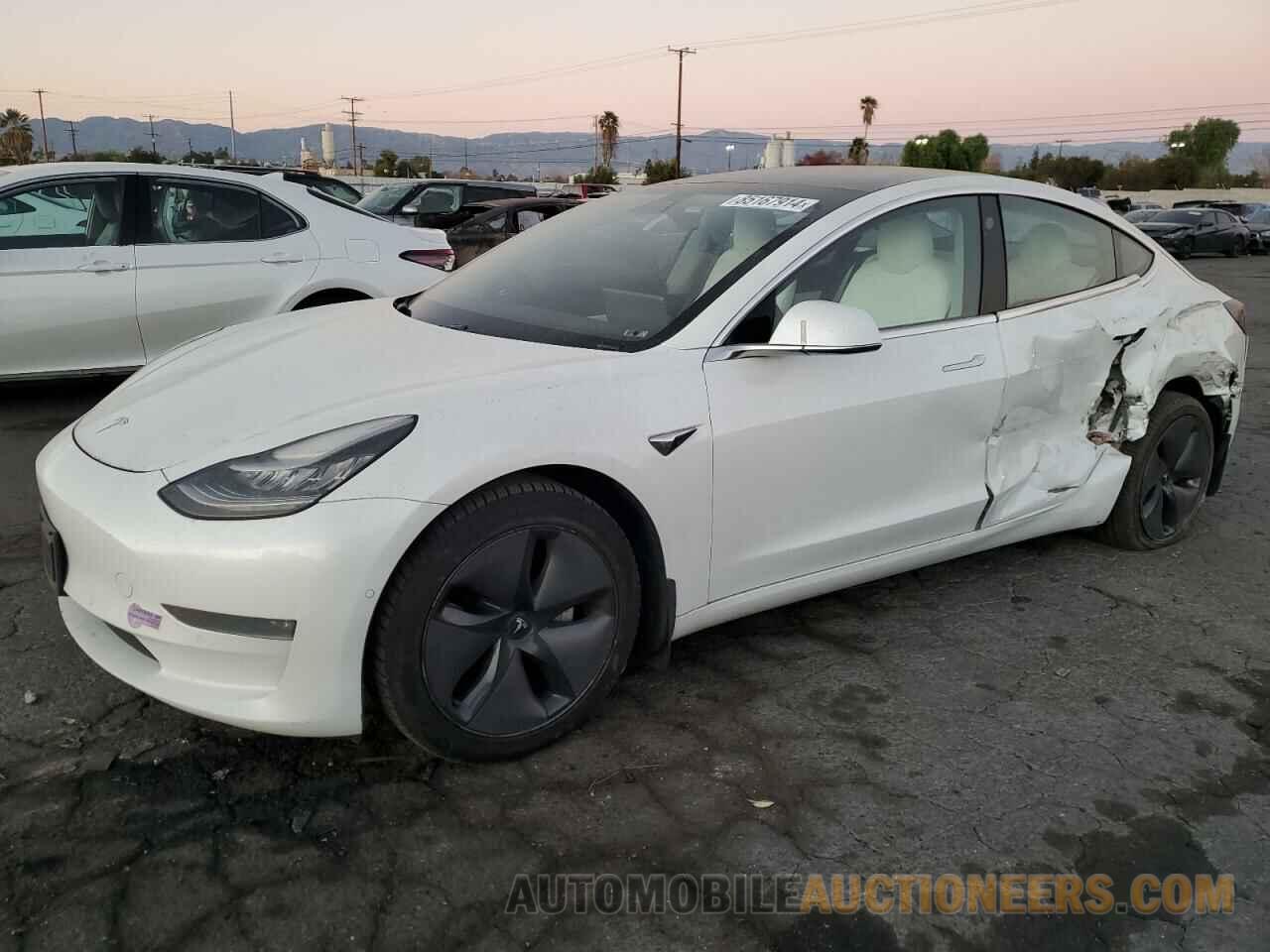 5YJ3E1EA7KF431784 TESLA MODEL 3 2019