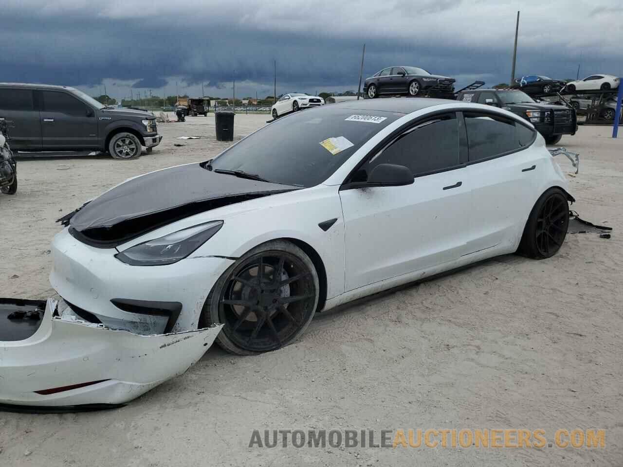 5YJ3E1EA7NF320589 TESLA MODEL 3 2022