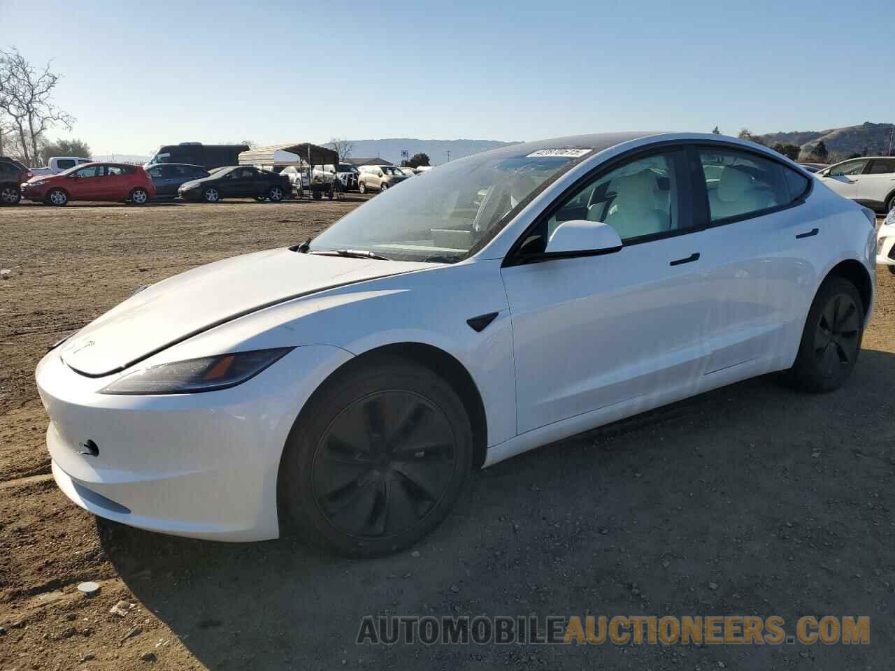 5YJ3E1EA7RF826302 TESLA MODEL 3 2024