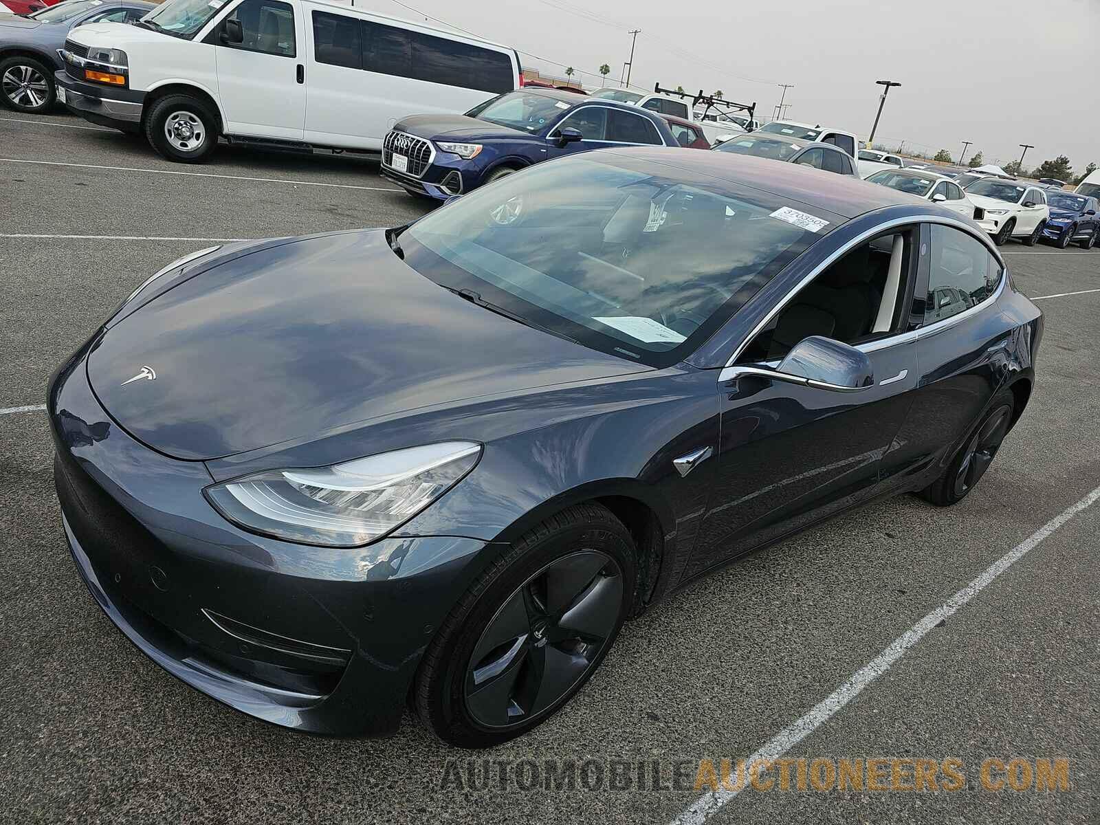 5YJ3E1EA8JF003964 Tesla Model 3 2018