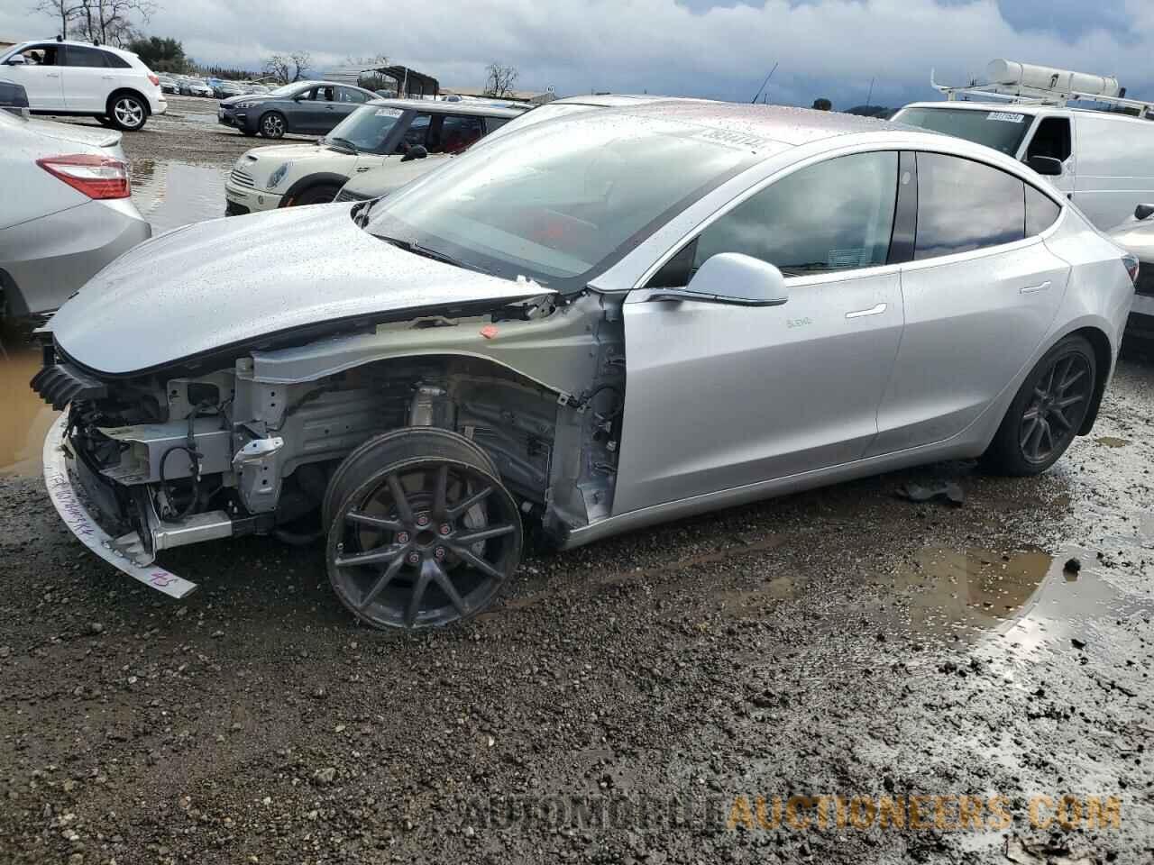 5YJ3E1EA8JF010378 TESLA MODEL 3 2018