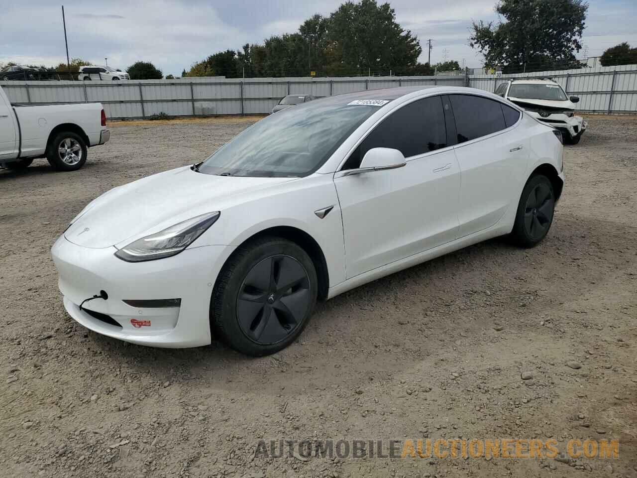 5YJ3E1EA8JF014883 TESLA MODEL 3 2018