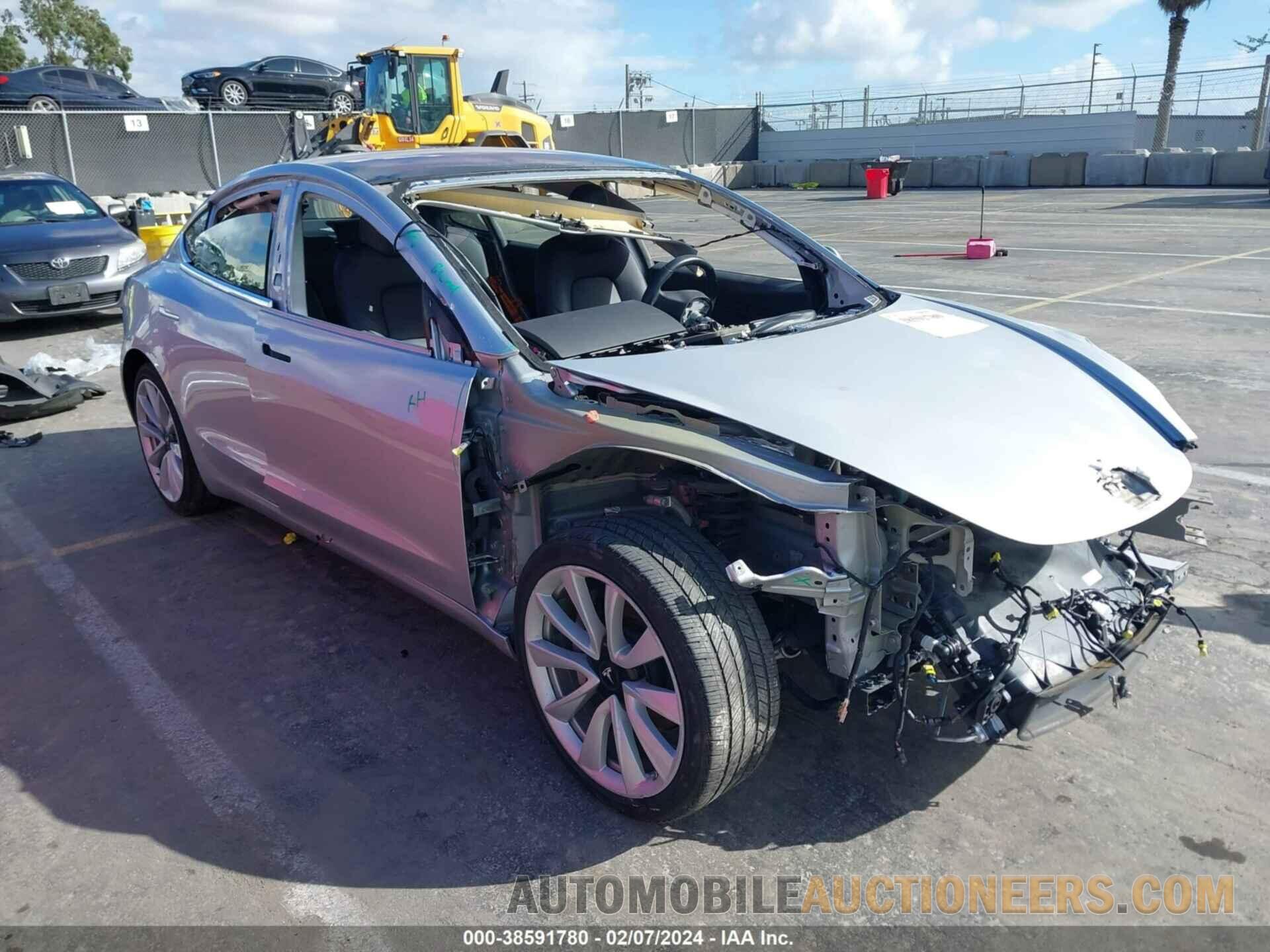 5YJ3E1EA8JF015290 TESLA MODEL 3 2018