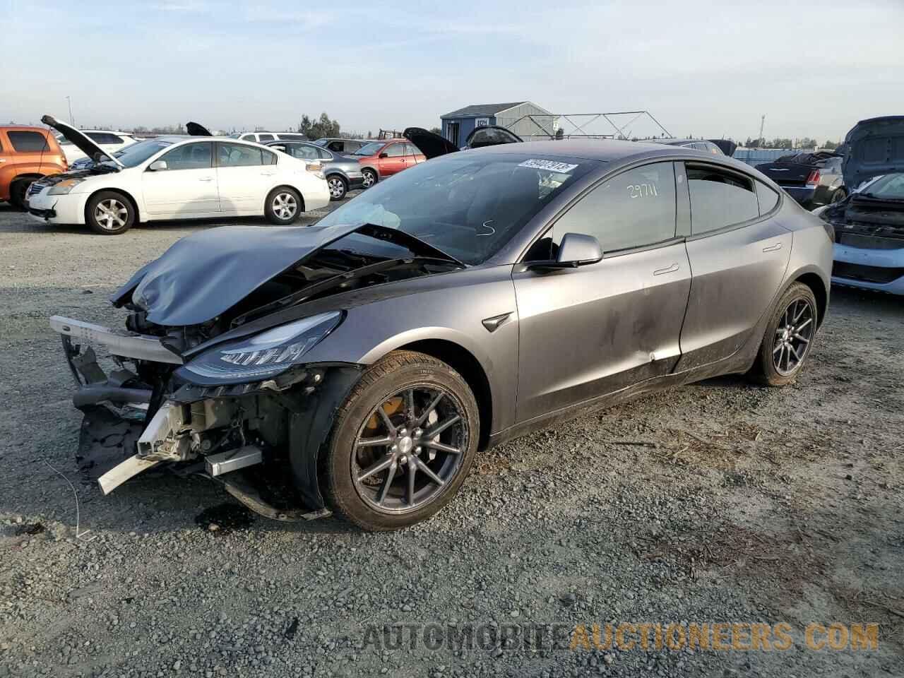 5YJ3E1EA8JF016049 TESLA MODEL 3 2018