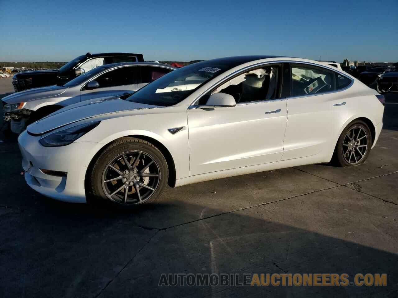 5YJ3E1EA8JF035331 TESLA MODEL 3 2018