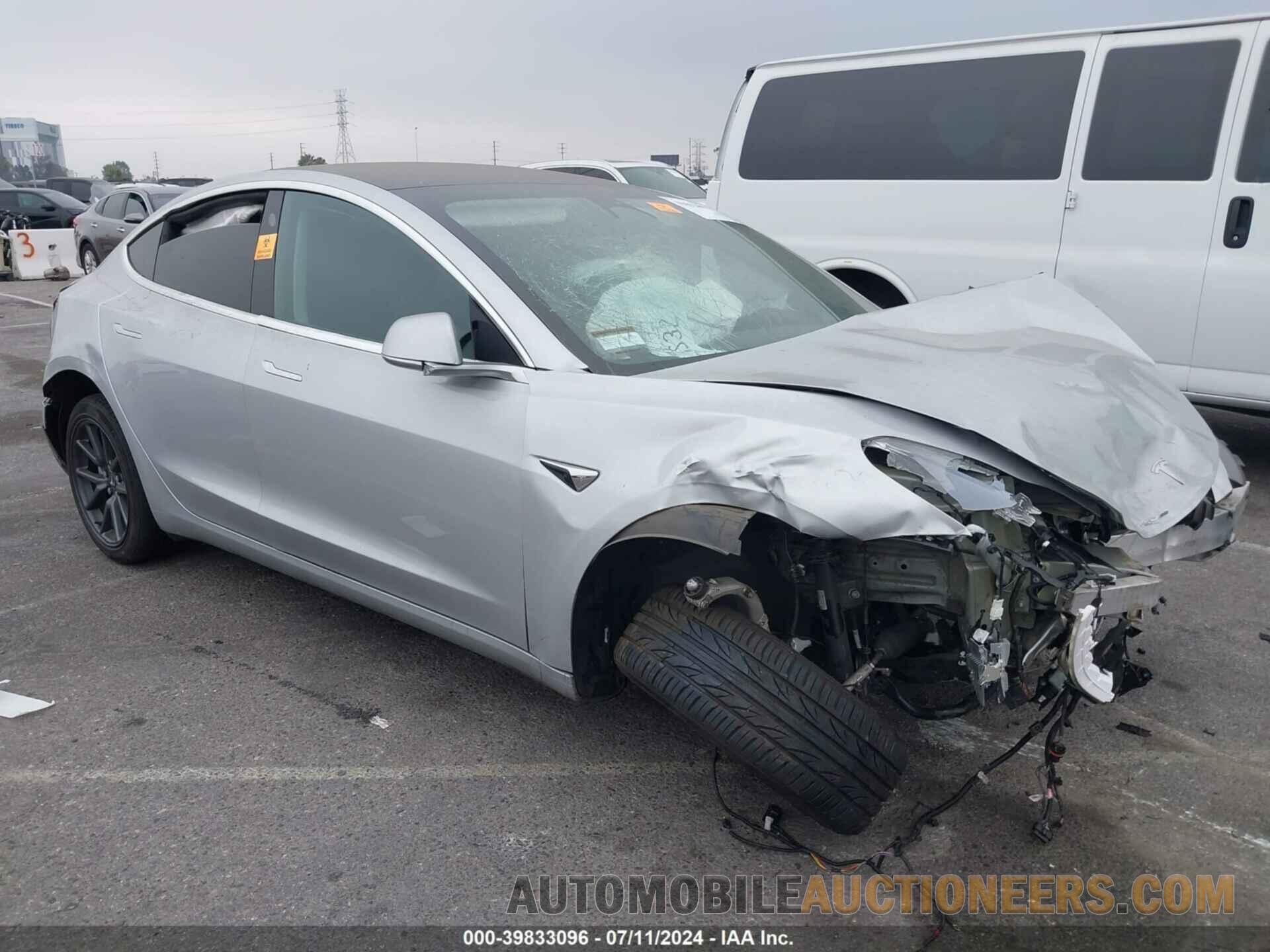 5YJ3E1EA8JF043770 TESLA MODEL 3 2018