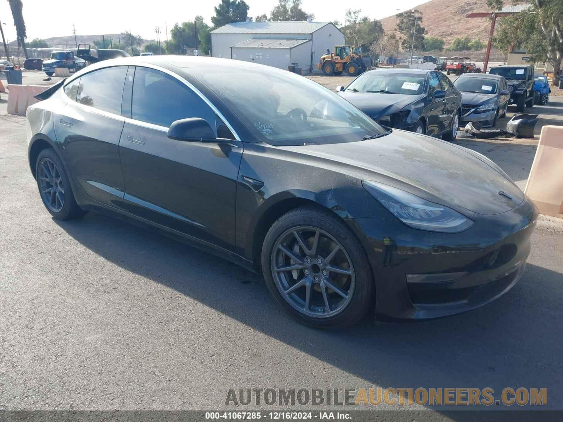 5YJ3E1EA8JF045213 TESLA MODEL 3 2018