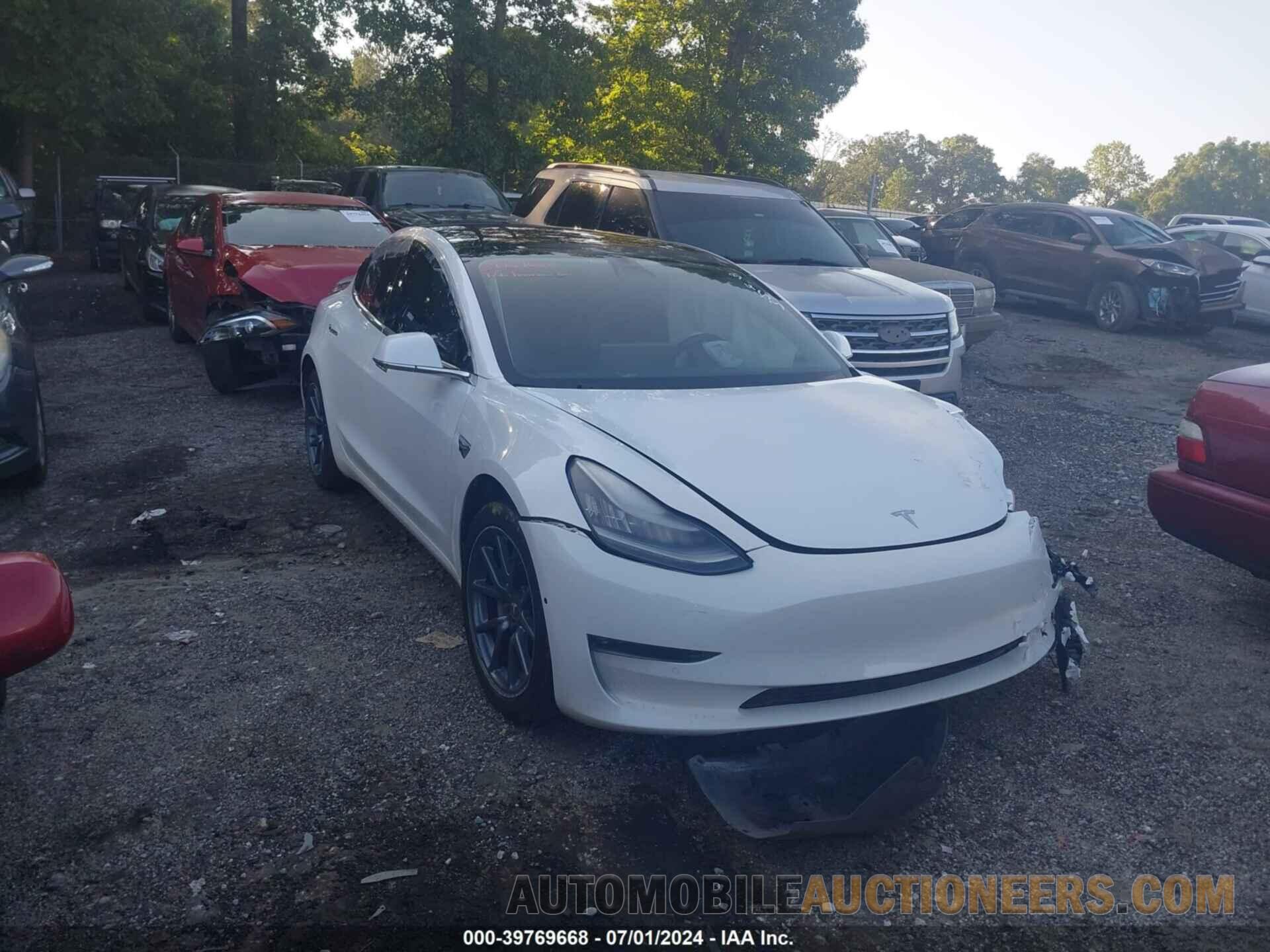 5YJ3E1EA8JF063453 TESLA MODEL 3 2018