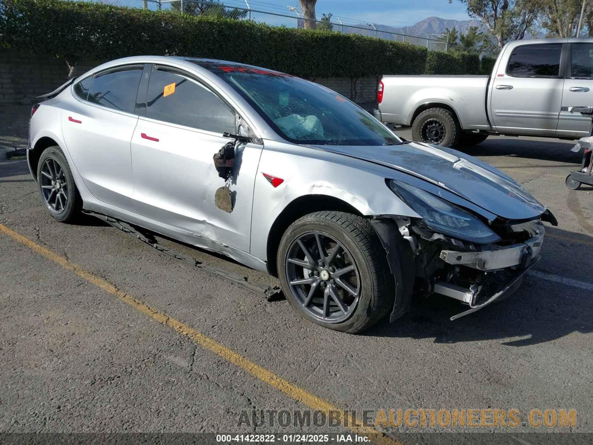 5YJ3E1EA8JF077286 TESLA MODEL 3 2018