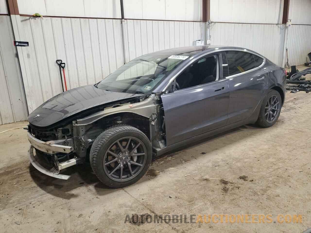 5YJ3E1EA8JF153556 TESLA MODEL 3 2018