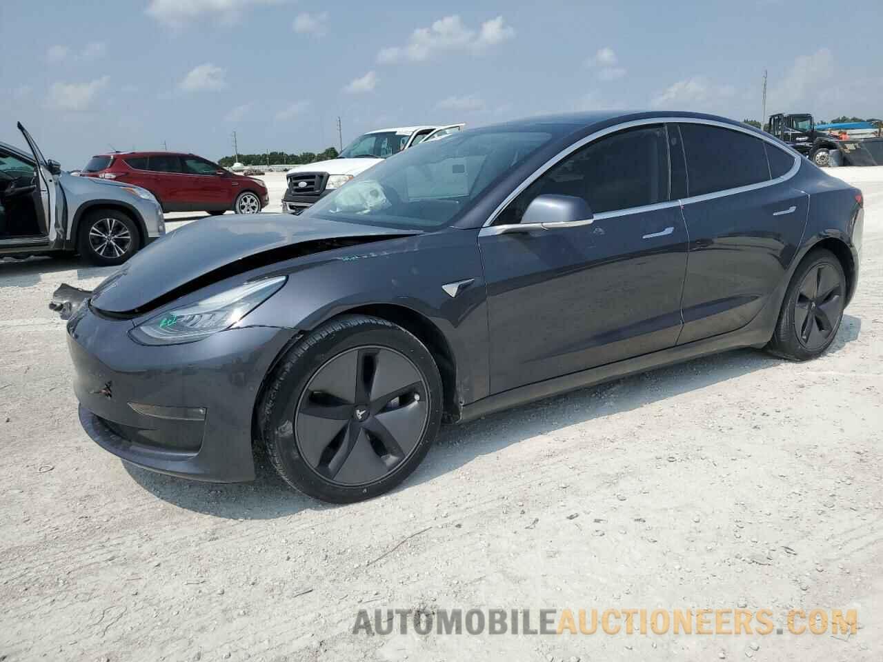 5YJ3E1EA8KF307586 TESLA MODEL 3 2019