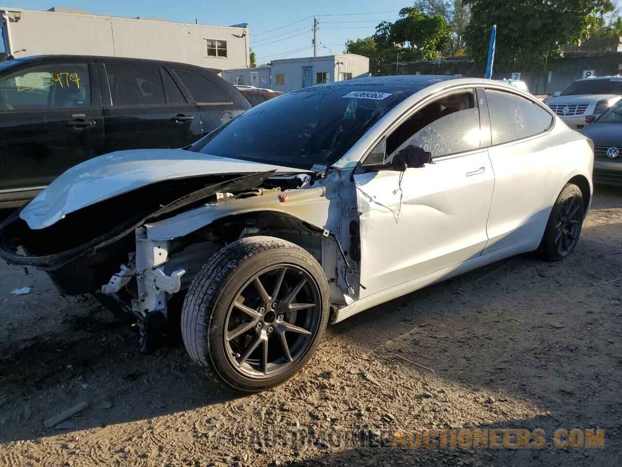 5YJ3E1EA8MF048570 TESLA MODEL 3 2021