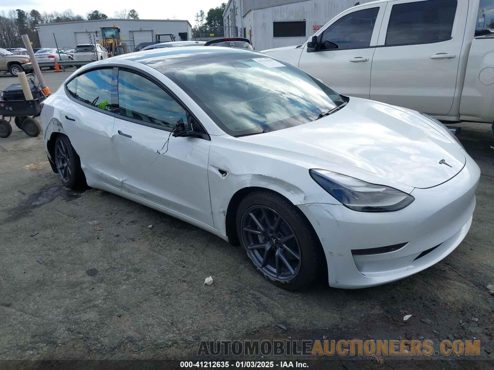 5YJ3E1EA8MF977447 TESLA MODEL 3 2021