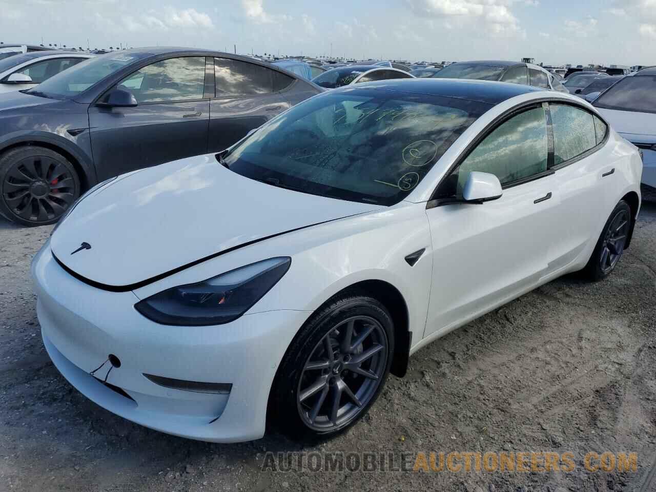 5YJ3E1EA8MF989033 TESLA MODEL 3 2021