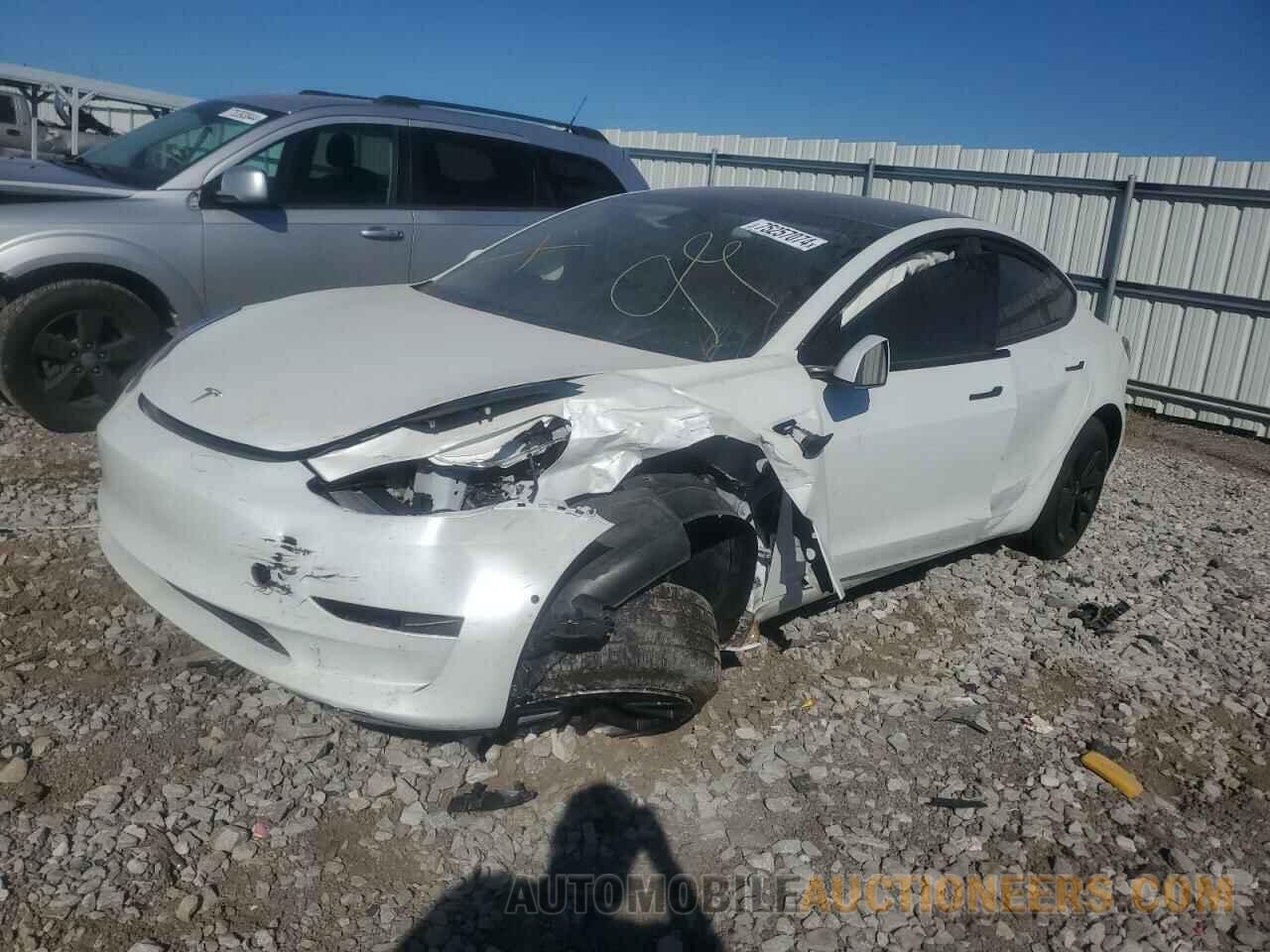 5YJ3E1EA8NF373737 TESLA MODEL 3 2022