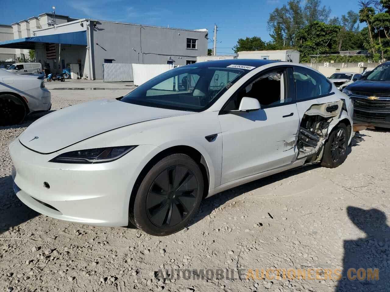 5YJ3E1EA8RF732820 TESLA MODEL 3 2024