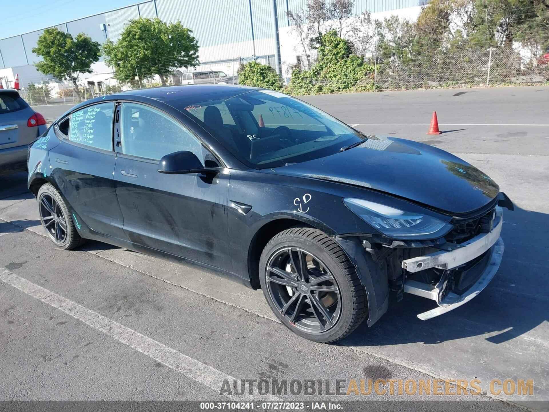 5YJ3E1EA9JF016058 TESLA MODEL 3 2018