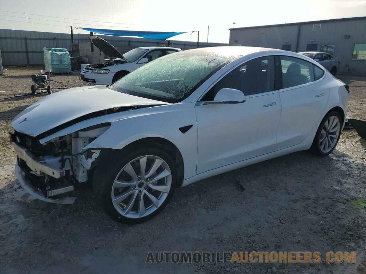 5YJ3E1EA9JF038738 TESLA MODEL 3 2018