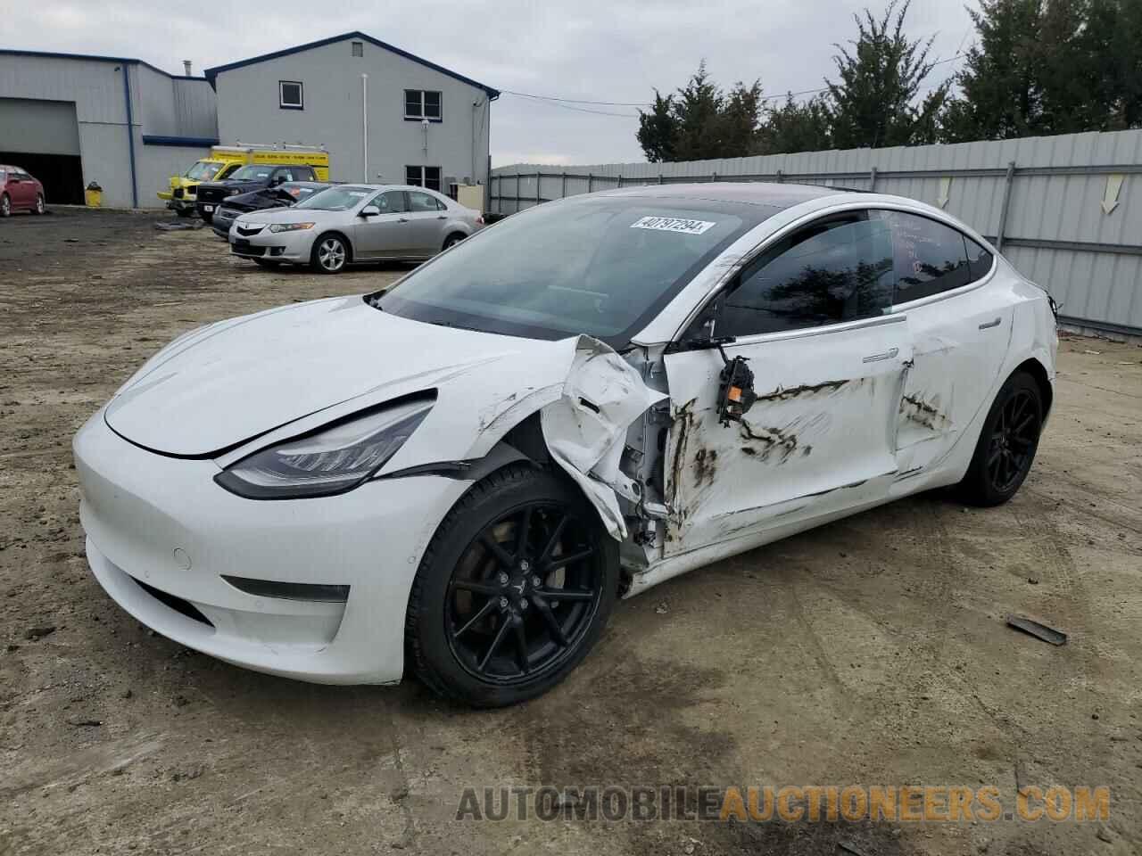 5YJ3E1EA9JF050923 TESLA MODEL 3 2018