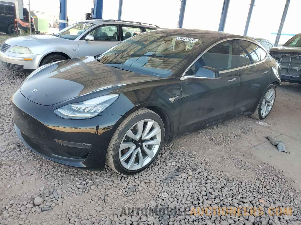 5YJ3E1EA9JF077068 TESLA MODEL 3 2018