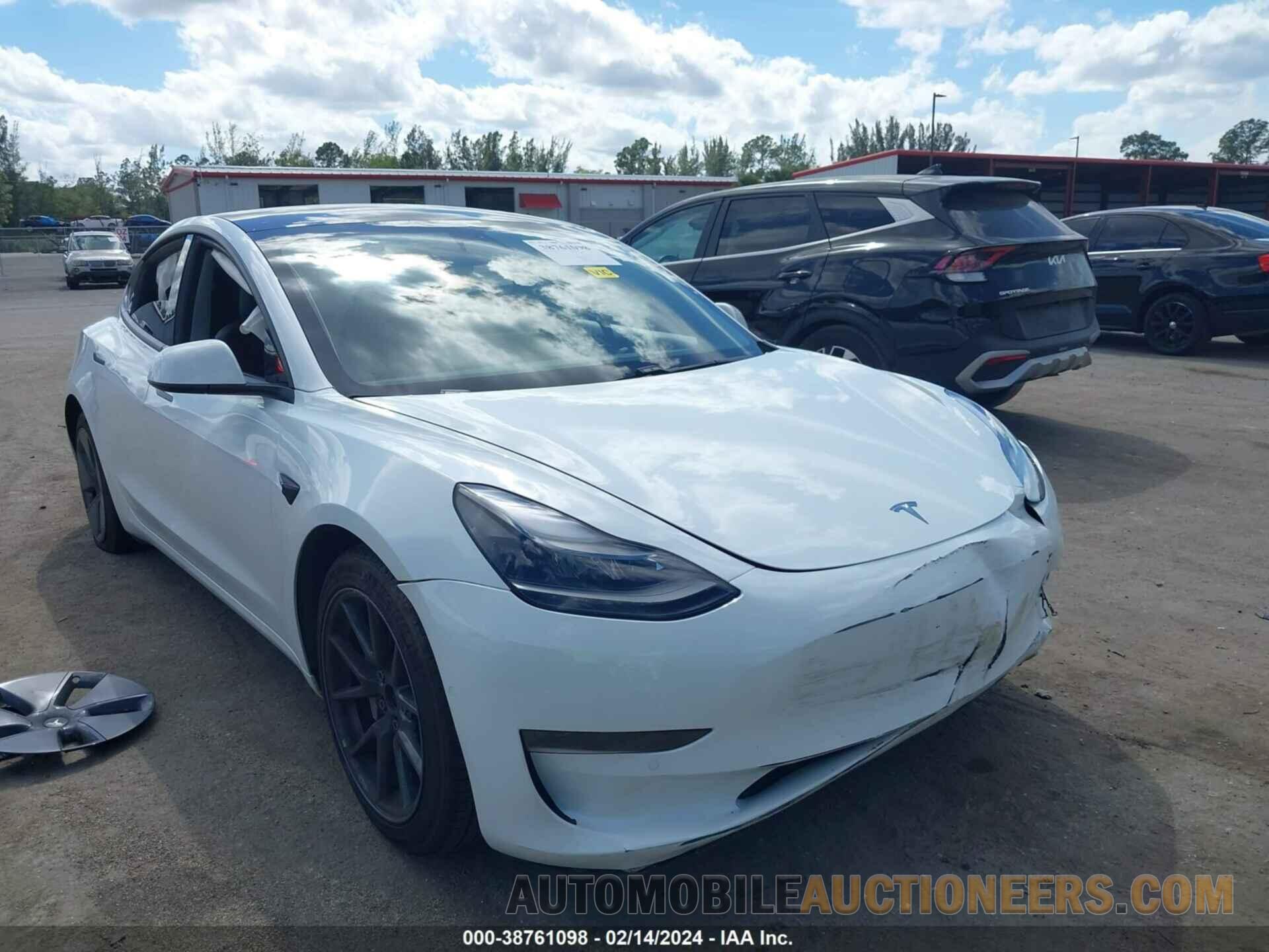 5YJ3E1EA9MF057715 TESLA MODEL 3 2021