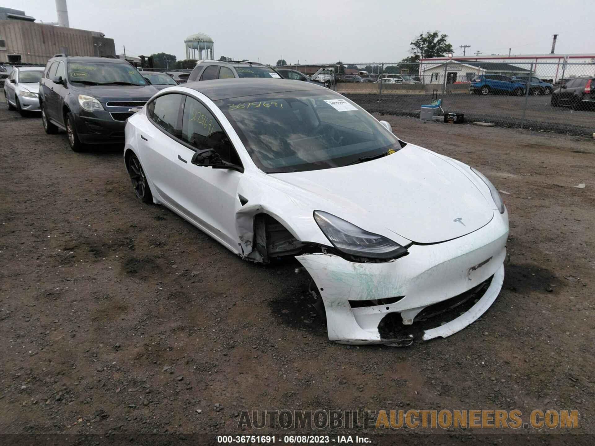 5YJ3E1EA9MF852117 TESLA MODEL 3 2021